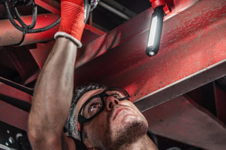 Ліхтар світлодіодний акумуляторний з рухомою головкою MILWAUKEE, L4 SL550-301