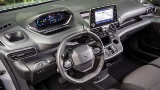 Захисне скло Pixsel на монітор PEUGEOT PARTNER - 9.4“ 2018 -